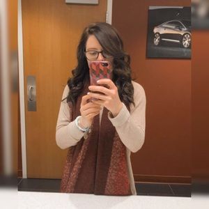 Meet your Posher, Julia